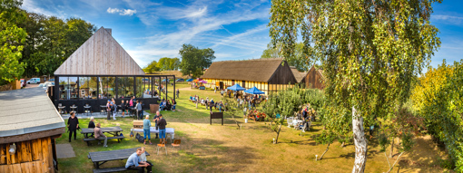 Das neben dem Museum Melstedgård gelegene Madkulturhuset Gaarden im Sonnenschein