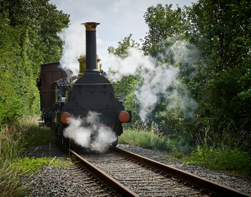 An ausgewählten Tagen fahren Veteranenzüge auf der museumseigenen Strecke