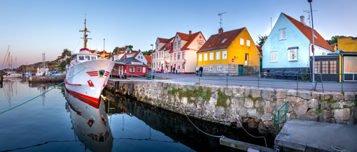 Im hafen von Gudhjem legen die Ausflugsboote zur Insel Christiansø ab