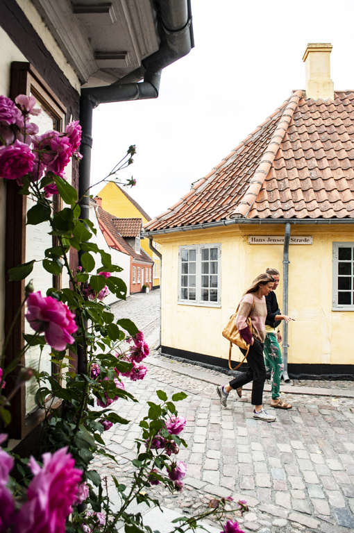 Blick auf das kleine, gelbe Haus in der Hans Jensens Stræde, in dem H.C. Andersen geboren wurde