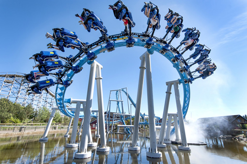 Die Achterbahn Orkanen sowohl über als auch unter Wasser