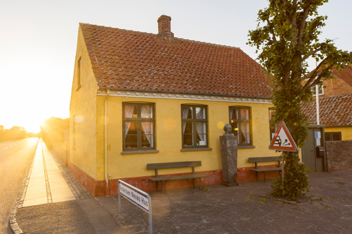 Außenfassade des Wohnhauses des weltberühmten Schriftstellers Andersen Nexø - heute ein Museum 