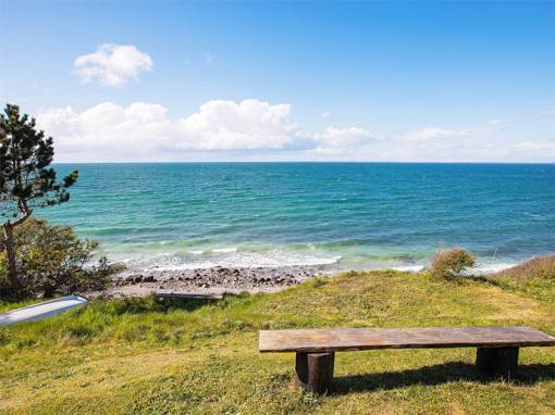 Bank mit Blick auf das Wasser