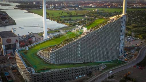 Amager Bakke / Copenhill - die künstliche Skipiste und das Freizeit-Wandergebiet, das im Oktober 2019 eröffnet wurde