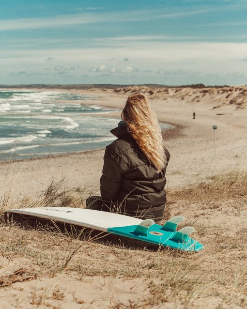 Surferin am Strand von Liseleje